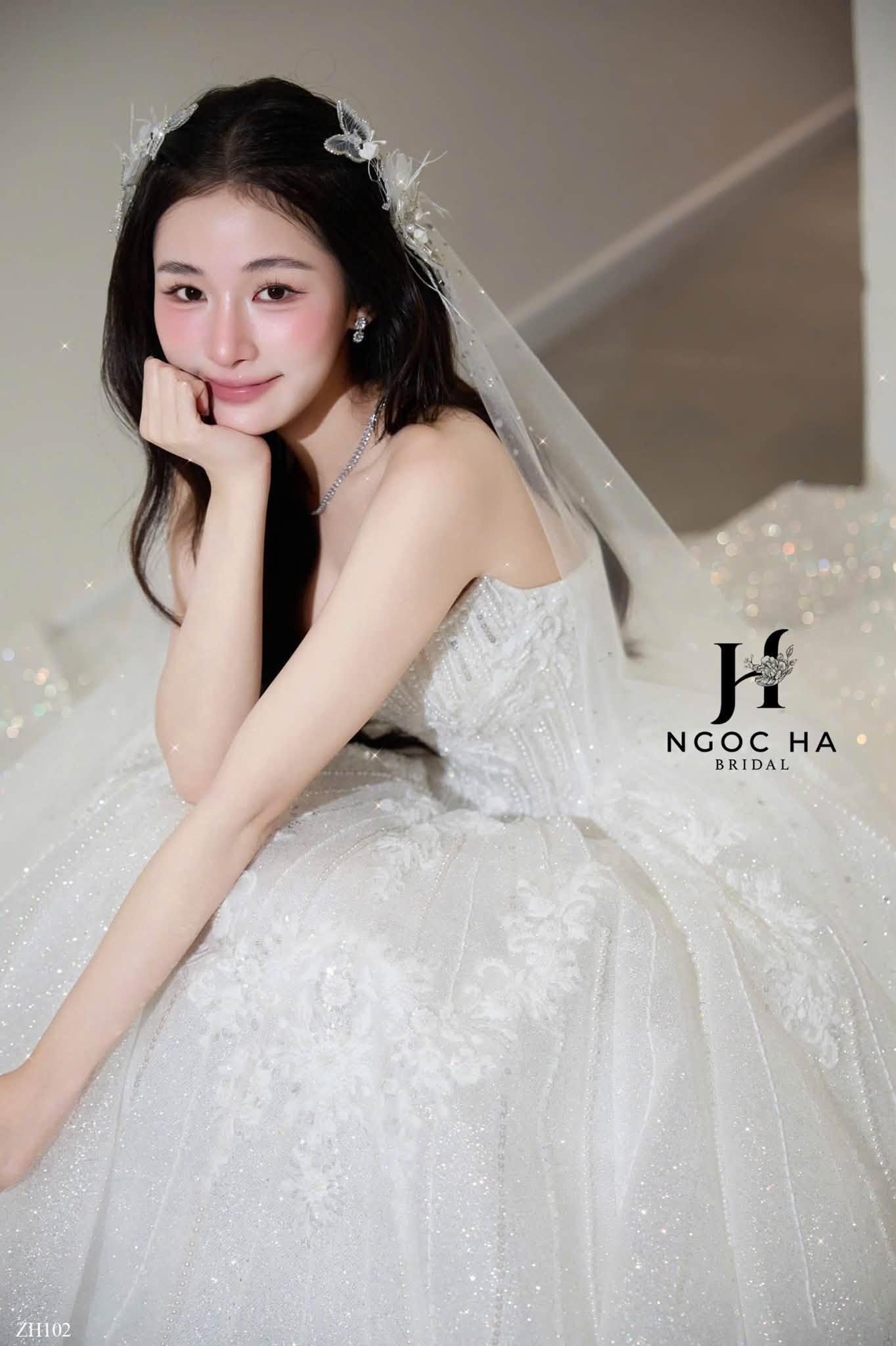 72AY82